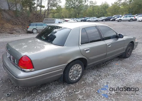 2003 Ford Crown Victoria Standard z USA, uszkodzony, nr VIN 2FAFP73W63X161494